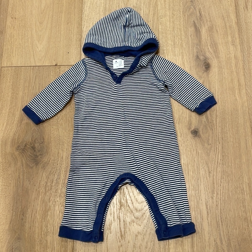 2  3-6 Month Onesies babyGap & Puma Long Sleeve Snap at Legs - Picture 2 of 6